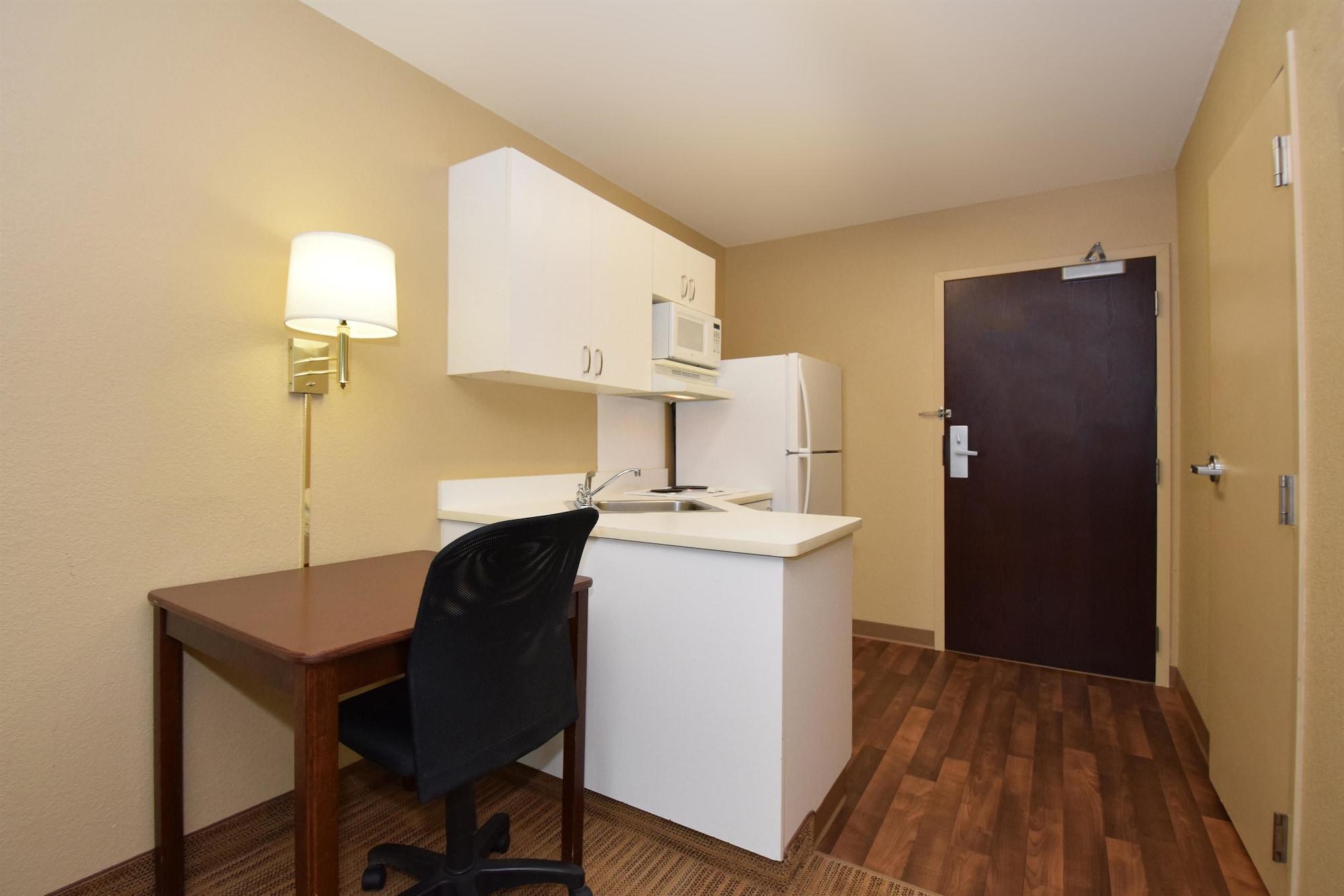 Extended Stay America Suites - Orlando - Lake Mary - 1036 Greenwood Blvd Bagian luar foto