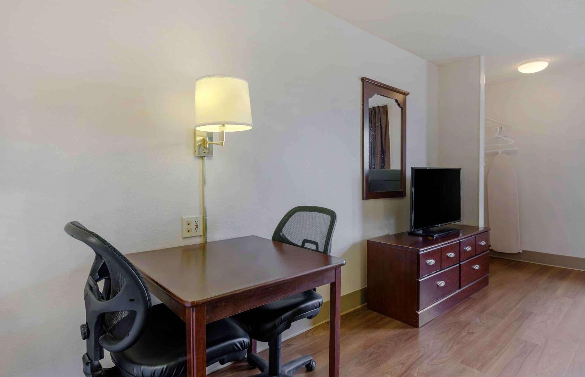 Extended Stay America Suites - Orlando - Lake Mary - 1036 Greenwood Blvd Bagian luar foto
