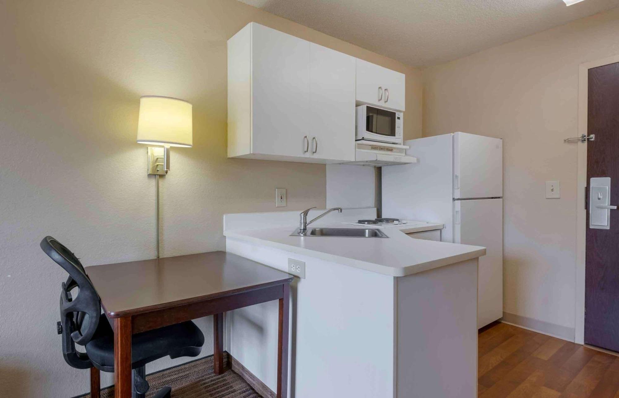 Extended Stay America Suites - Orlando - Lake Mary - 1036 Greenwood Blvd Bagian luar foto